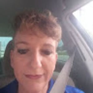 Meet your Posher, Lorie